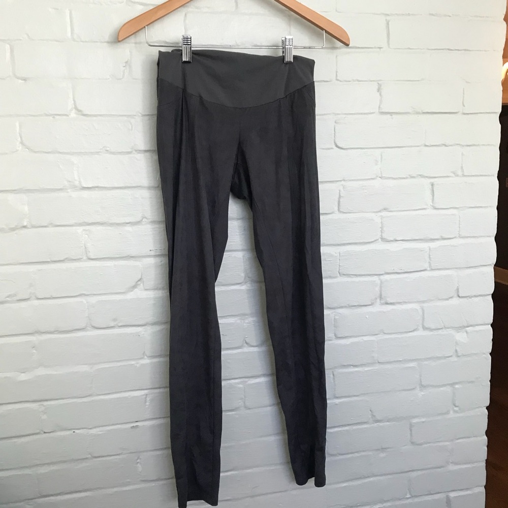 A Pea in the Pod Legging Pants